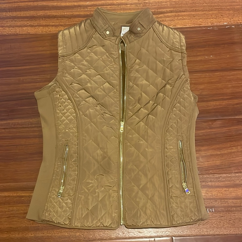 Massiche and company Vest